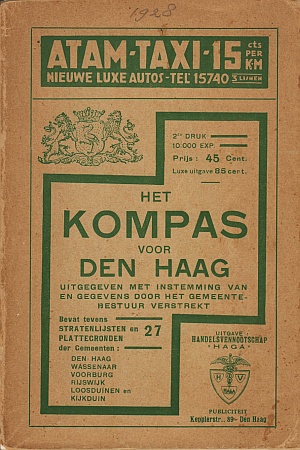 PATIJN, J. (voorwoord). - Het kompas voor Den Haag. Uitgegeven met instemming van en gegevens door het gemeentebestuur verstrekt. Bevat tevens stratenlijsten en 27 plattegronden der gemeenten Den Haag, Wassenaar, Voorburg, Rijswijk, Loosduinen en Kijkduin.