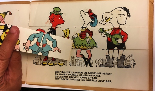 (MOVABLE BOOKS). INTROVA - Introva Draaiboek. (Children's book with movable parts).