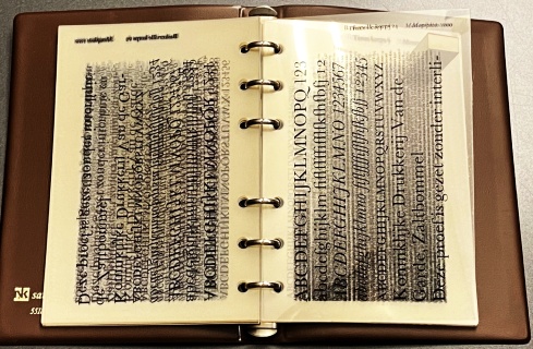 (TYPOGRAFIE). GARDE, Koninklijke Drukkerij Van de - Letterproef Monophoto. Koninklijke Drukkerij Van de Garde.