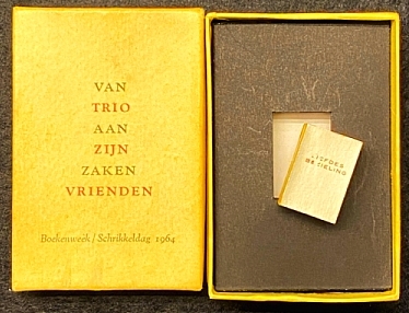 (BOEKENWEEK 1964). (DRUKKERIJ TRIO). RVSZ, Magda - Liefdesbezieling. (Miniboekje in doosje).